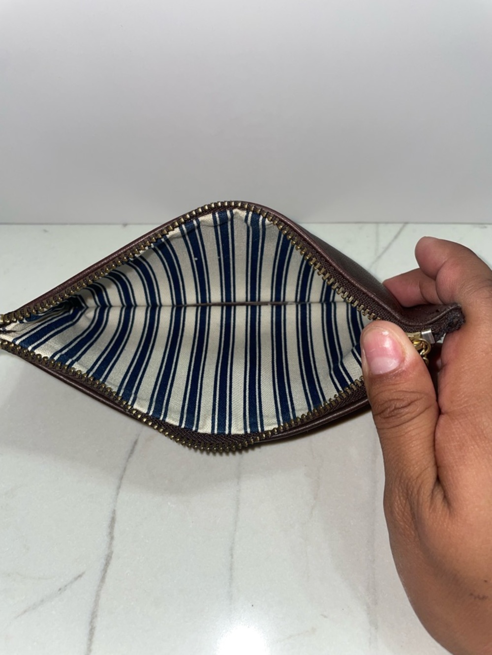 Coach Vintage Skinny Dark Chocolate Brown Minimalist Leather CowHide Make Up Bag - Picture 8 of 9